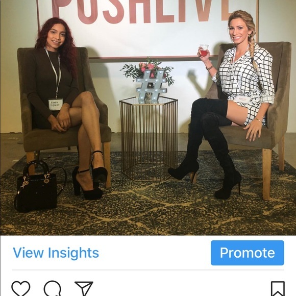 MEET YOUR POSHER MY NAME IS EVELYN - Picture 4 of 8